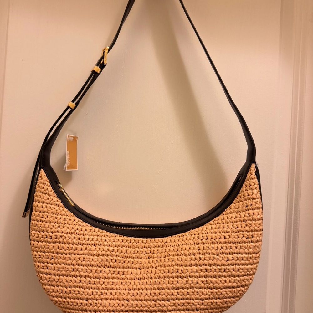 Michael Kors Avra Medium Convertible Sling Crossbody NWT $228 - Picture 3 of 12